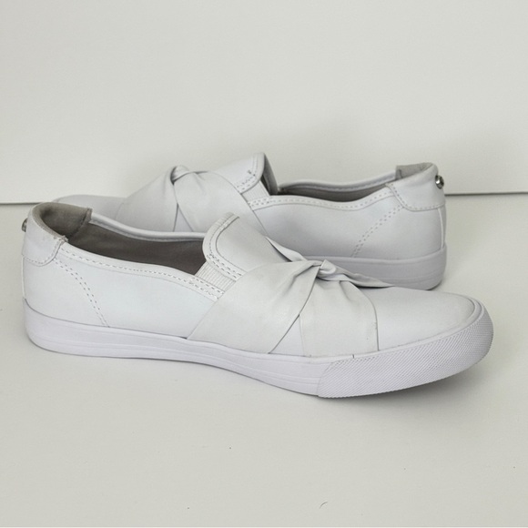 G by Guess Odelia Front Twist White Slip On Shoe Size 8.5M - Picture 2 of 9